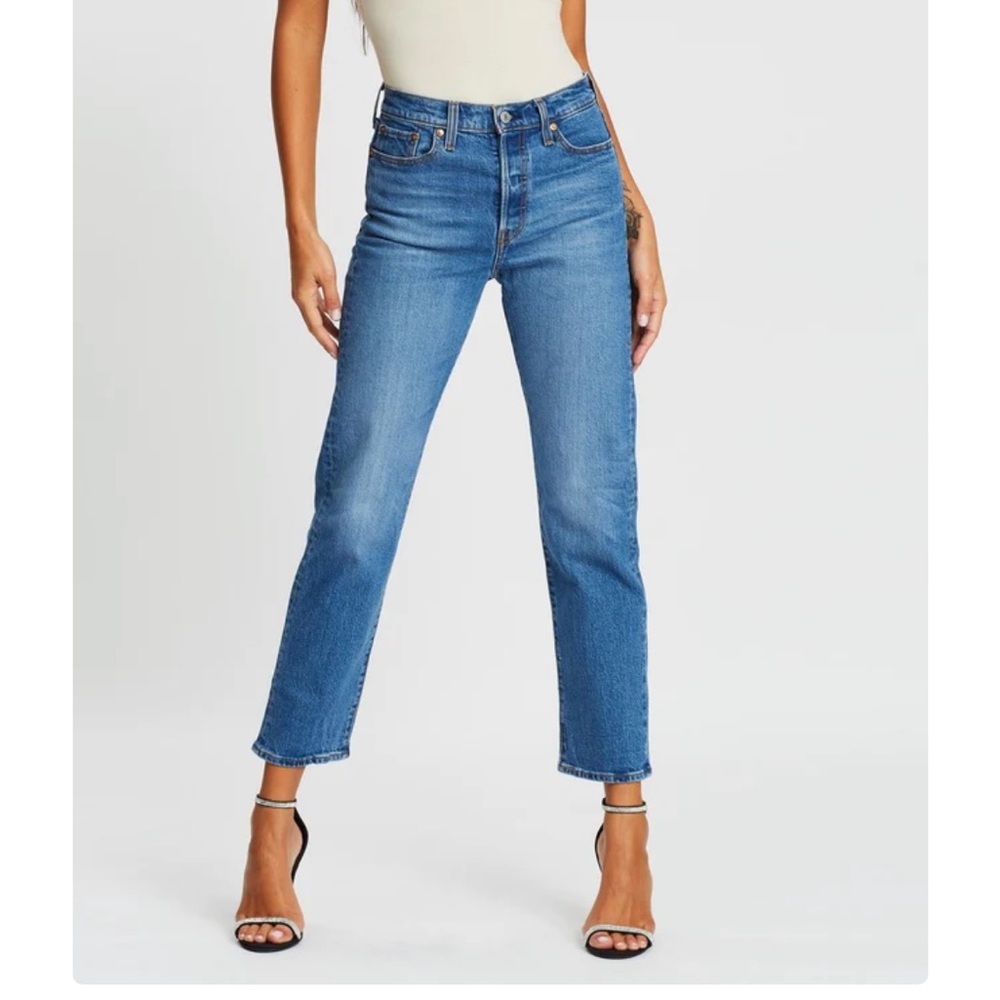 COPY - Levi’s Wedgie Straight Jeans